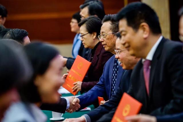 黃炎培職業(yè)教育獎揭曉，向獲獎?wù)咦ＹR！